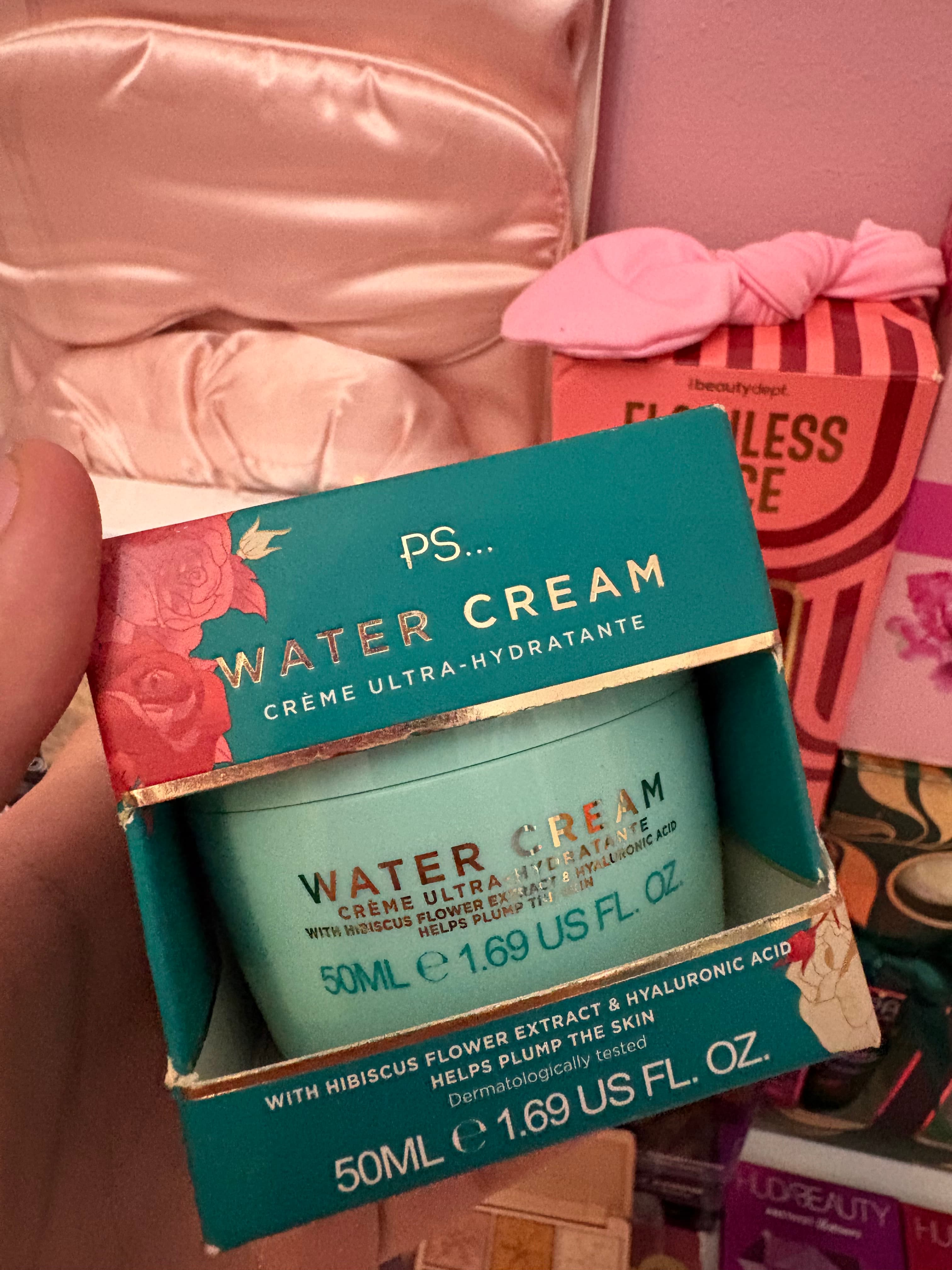 water cream hydrtant 🙈🫰🏻
