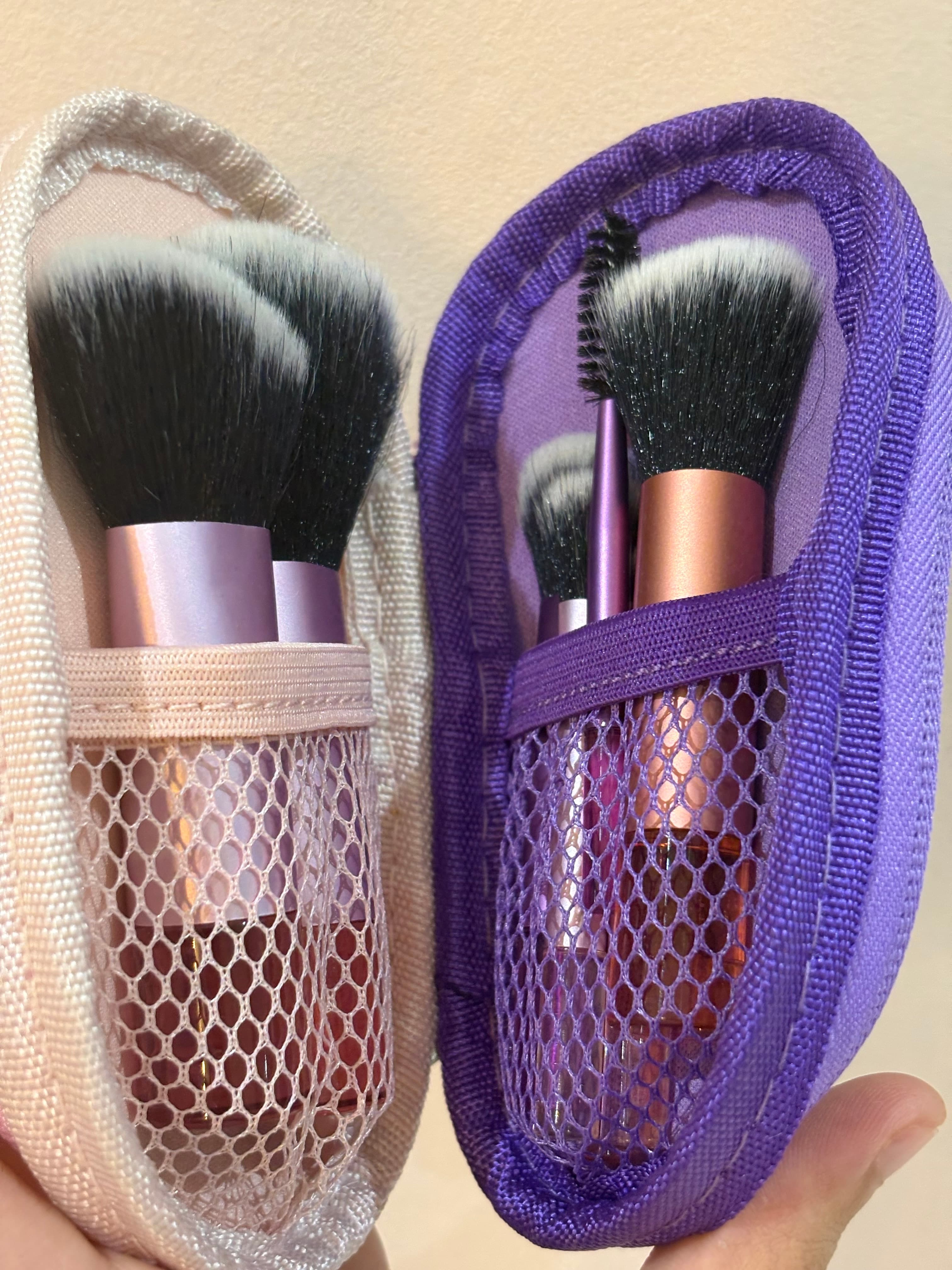 � طقم فرش مكياج 🖌️ عدة فرش للوجه والعيون 👜 مع حقيبة عملية وأنيقة ✨ مثالي للاستعمال اليومي والسفر Catégorie * Prix Vente * DA Prix Achat DA Prix Barré DA Stock Global SKU (Référence) Description Description courte Gestion des Images  Miniature Principale Ajouter Configuration des Attributs  Couleurs Disponibles    Ajouter Custom Options Supplémentaires  Nouvelle Option Aucune option personnalisée configurée.  Commencer maintenant Gestion des Variantes  0 Combinaisons Génération Automatique  Ajoutez des couleurs ou des options pour voir apparaître ici toutes les combinaisons possibles de produits.  AnnulerLancer le Produit 0 2