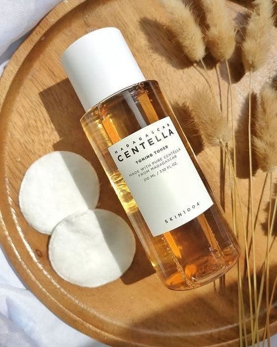 تونر SKIN1004 Madagascar Centella 🌿✨، تونر للعناية بالبشرة، يحتوي على مستخلص السنتيلا الآسيوية من مدغشقر. Catégorie * Prix Vente * DA Prix Achat DA Prix Barré DA Stock Global SKU (Référence) Description Description courte Gestion des Images  Miniature Principale Ajouter Configuration des Attributs  Couleurs Disponibles    Ajouter Custom Options Supplémentaires  Nouvelle Option Aucune option personnalisée configurée.  Commencer maintenant Gestion des Variantes  0 Combinaisons Génération Automatique  Ajoutez des couleurs ou des options pour voir apparaître ici toutes les combinaisons possibles de produits.  AnnulerLancer le Produit 0