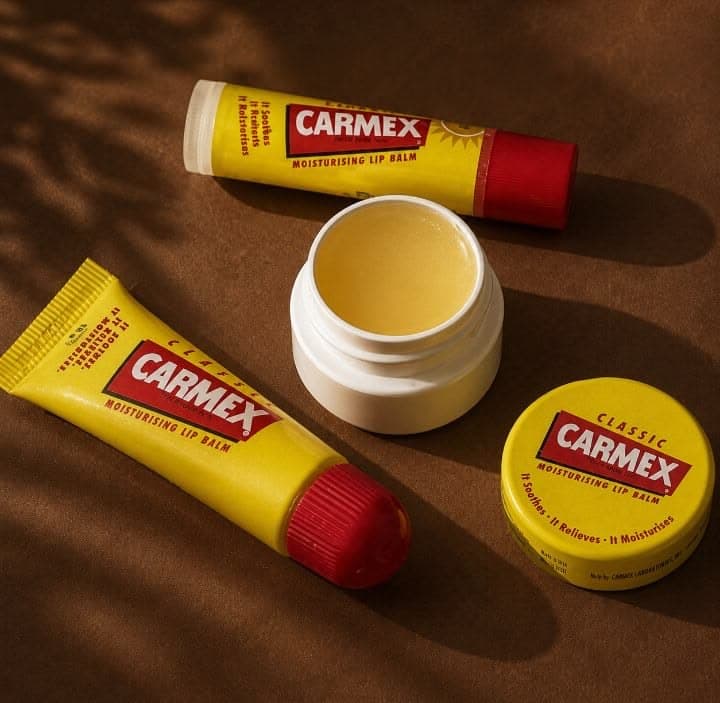 Carmex Classic Lip Balm❤️💛 ، مرطّب وعلاج للشفايف الجافة والمتشققة 2