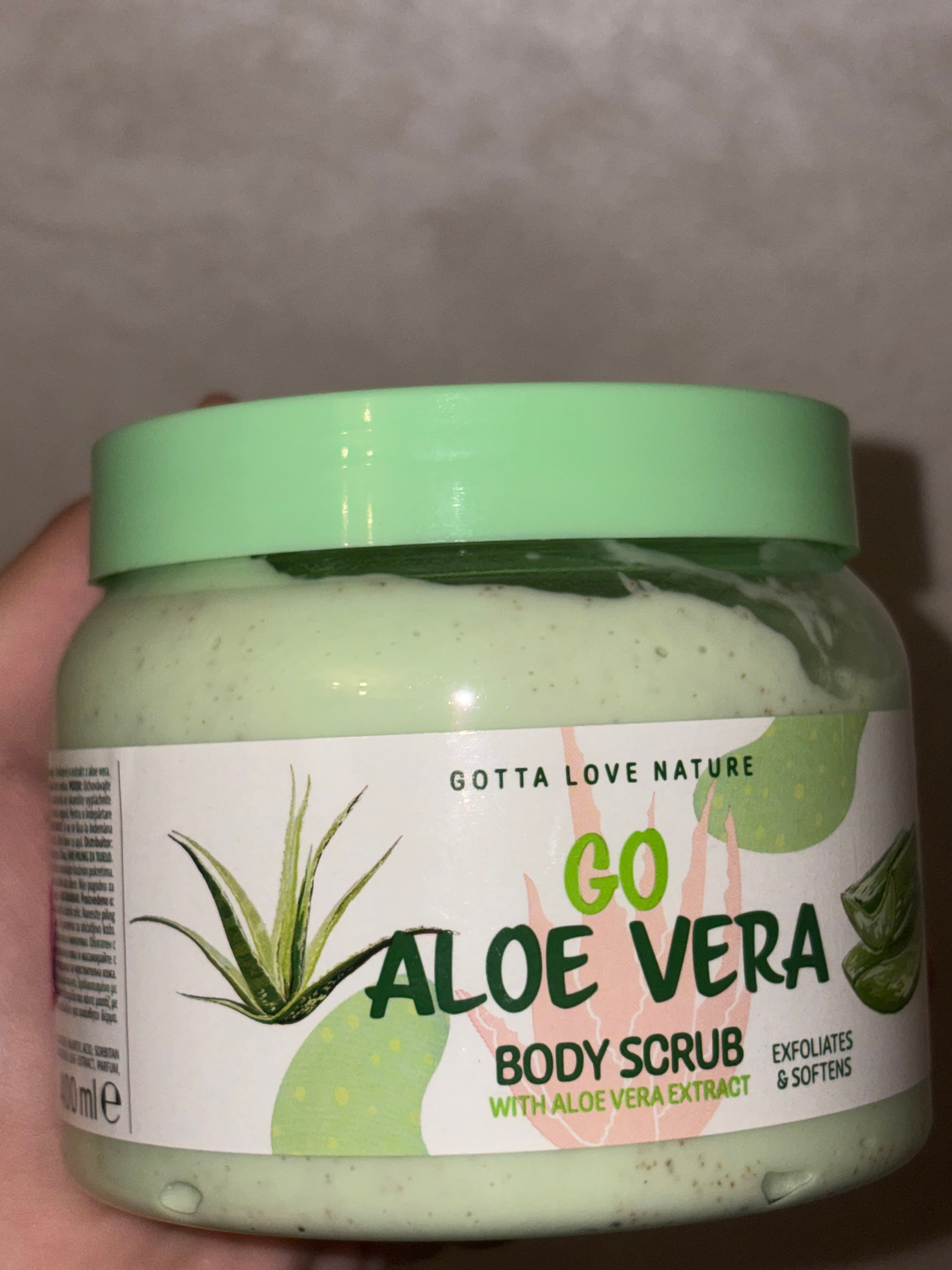 مقشر الجسم alovera☘️🤫